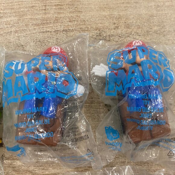 2017-2018 Lot Of (7) Unopened McDonalds Toys Super Mario, Yoshi, Justice League - Picture 4 of 7